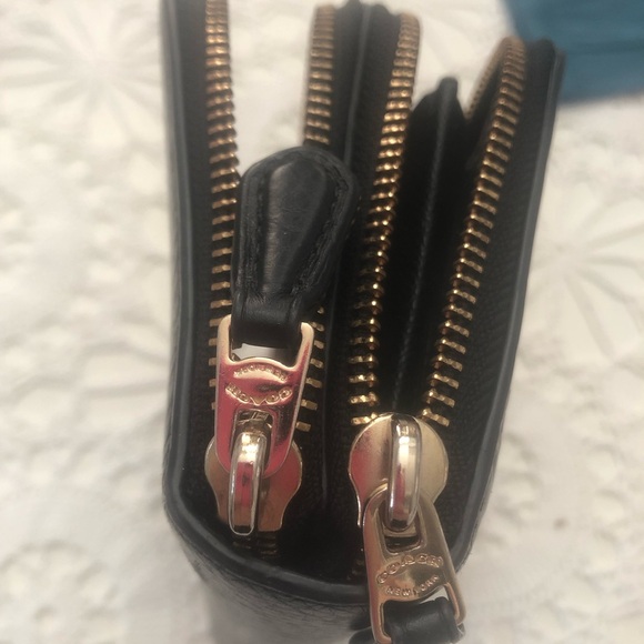 Beautiful all leather coach wallet with double zippers   Plenty of room - Picture 7 of 7